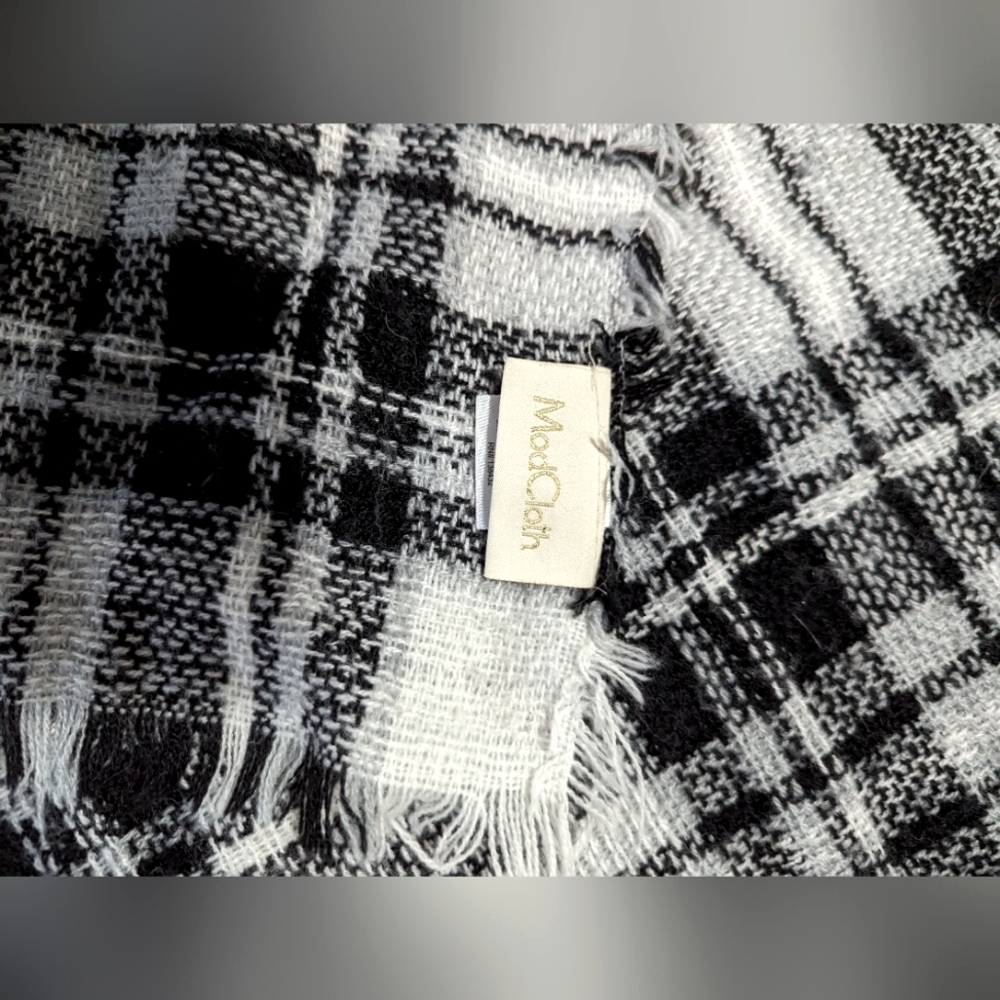 Mod Cloth Wrap,scarf or blanket. Black and White plaid.